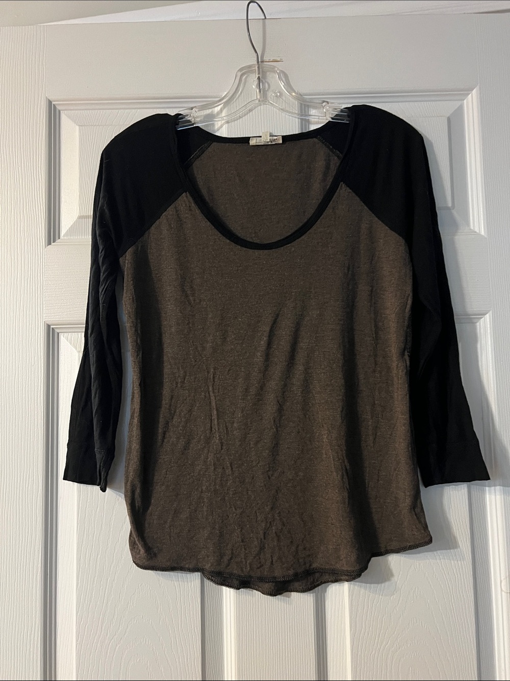 Wilfred Two-Tone Scoop Neck Raglan Top - Brown and Black